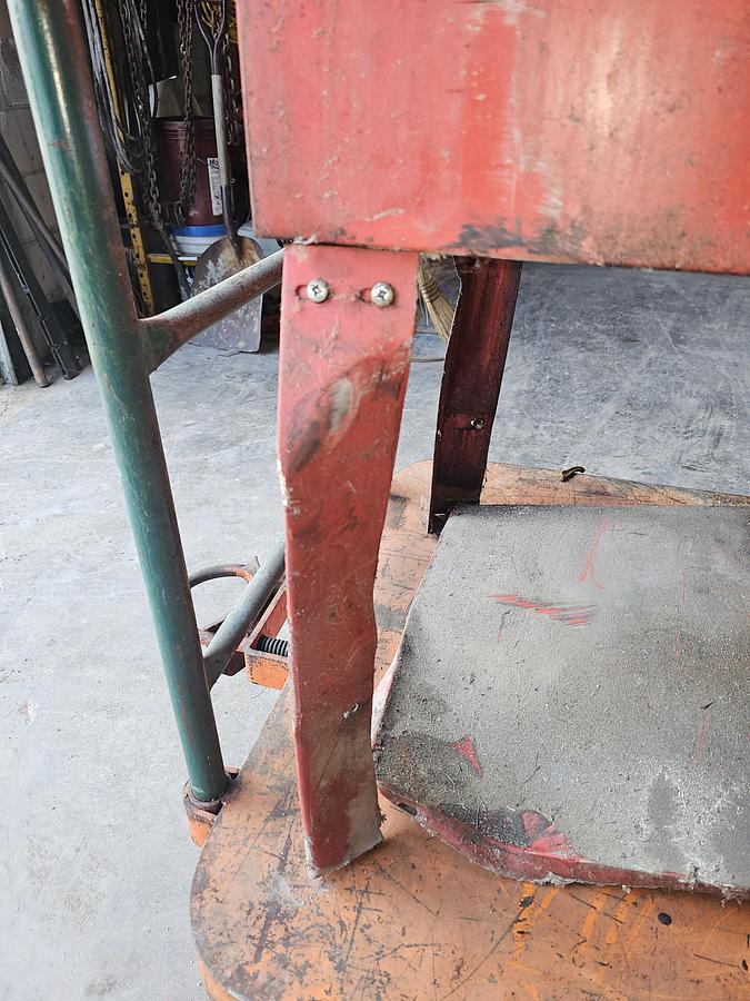 Used Safety Kleen 34" x 24" Model 34 Solvent Parts Washer Part #: 1134 