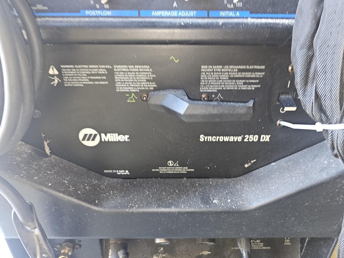 Used Miller Syncrowave 250DX Tig Welder 250 Amp w/Gun & Foot Pedal
