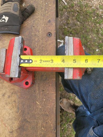 Used Milwaukee Tool 4'' Bench Vise w/Swivel Base 4'' Opening