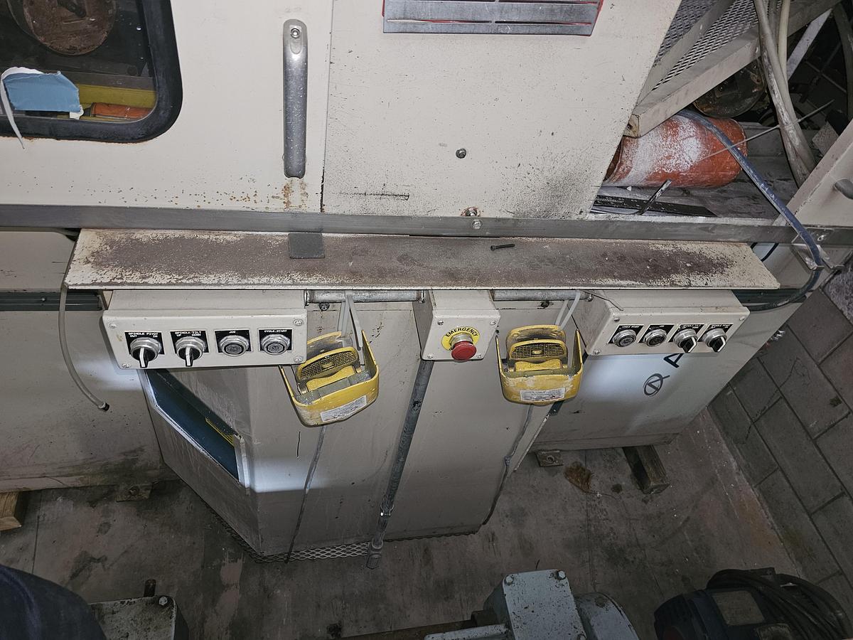 Used 48" Programmable Almco 2SF-48DRA Vibratory Deburring Tub 2x Spindles & Enclosure