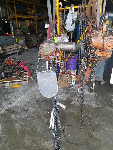 Used Chicago Pneumatic 1/2 Ton 1000 LB 20 F.P.M Power Vane Chain Hoist CP-1200