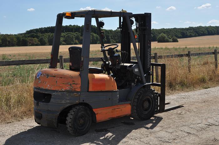 Used 1998 TOYOTA 2.5 TONNE