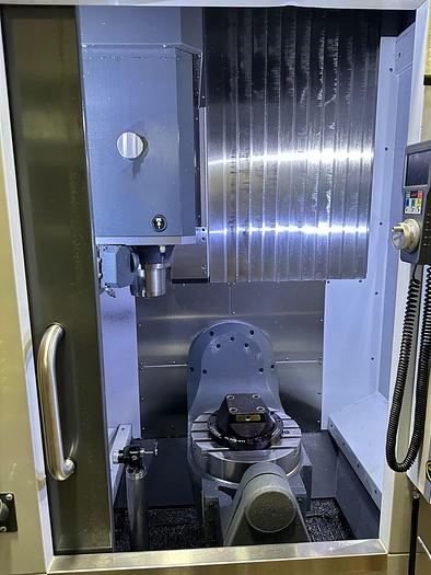 Used 2020 HAAS UMC-500SS 5-Axis 15,000 RPM HSK Spindle CNC Vertical Machining Center