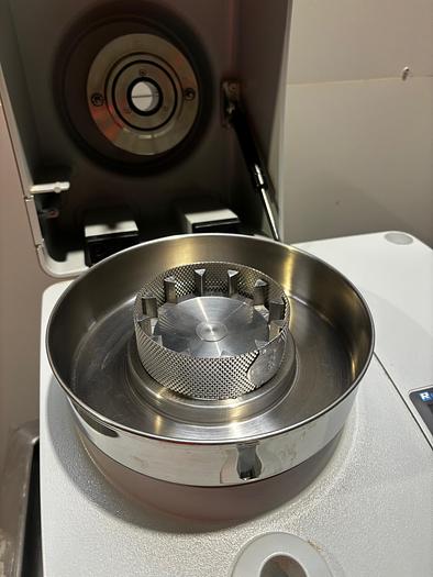 Used 2005 Retsch ZM200