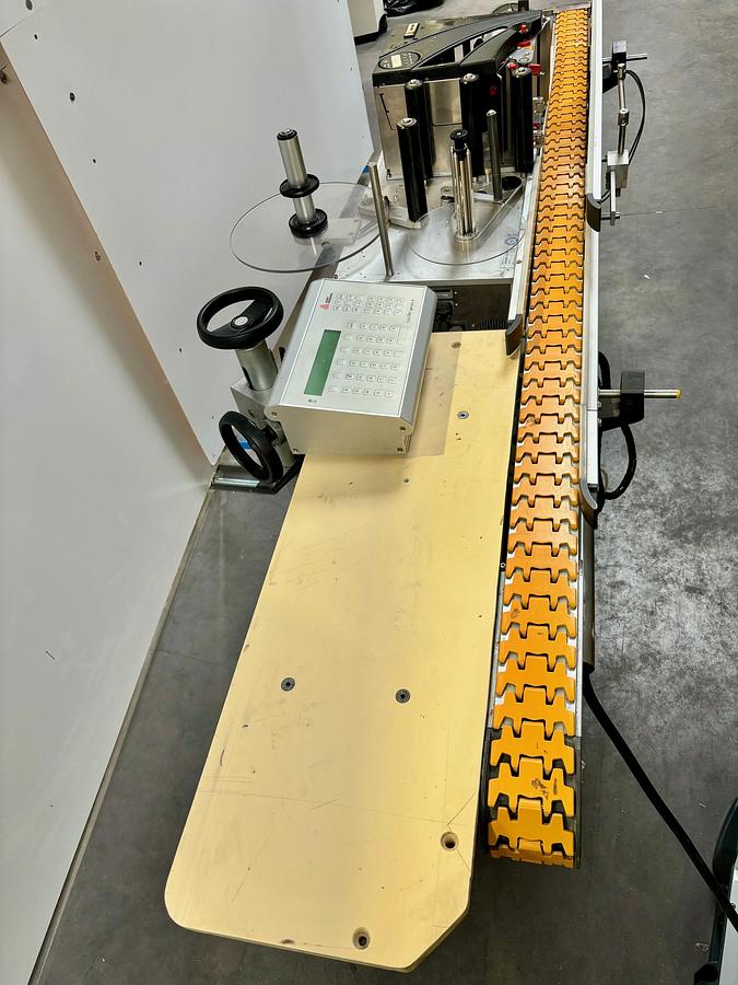 Used AVERY DENNISON ALX924