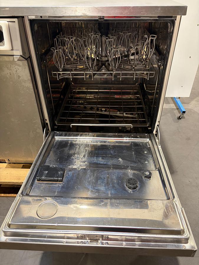 Used MIELE G 7883 CD