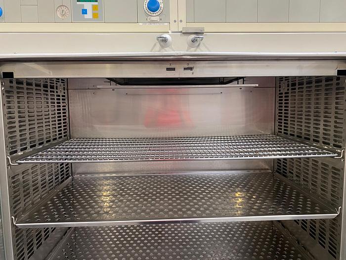 Used HERAEUS UB 6760