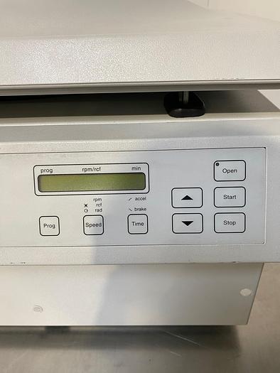 Used EPPENDORF 5810
