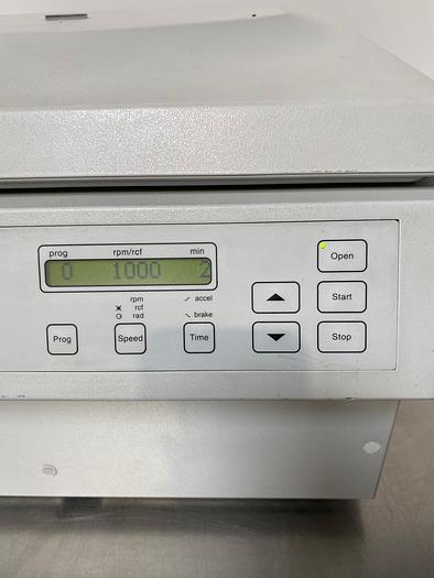 Used EPPENDORF 5810