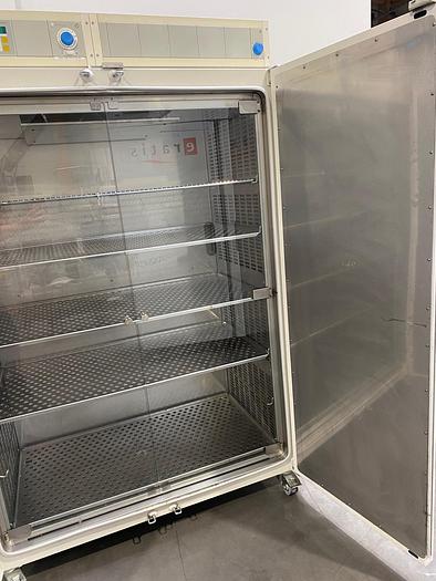 Used HERAEUS UB 6760