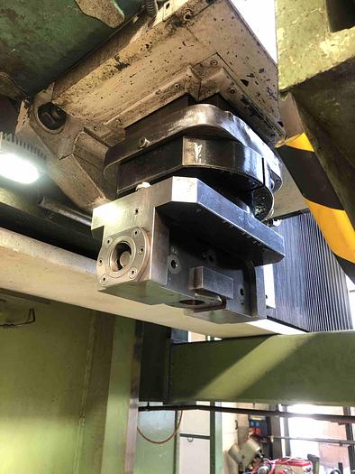 Usato TORNIO VERTICALE AD UN MONTANTE MOBILE SCHIESS FRORIEP 32 DV 450 CNC
