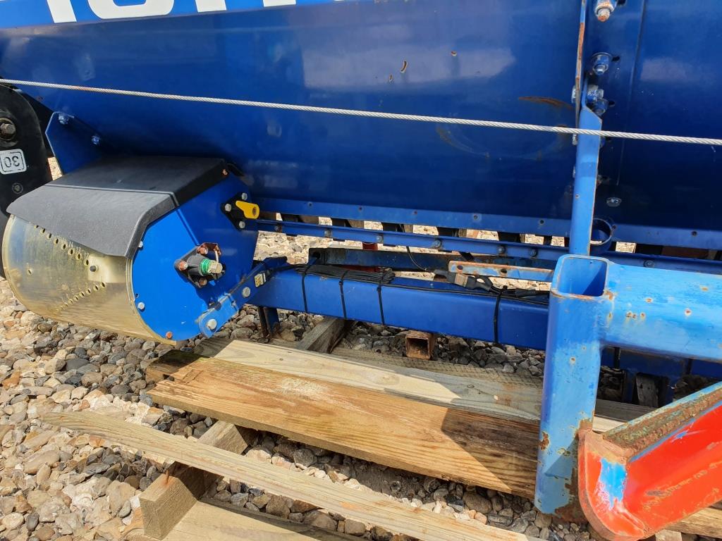 Used Fiona Astra SC Seed Drill