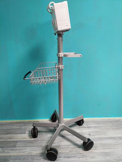 Gebraucht Datascope Trio Patientenmonitor auf Trolley mit Zubehör