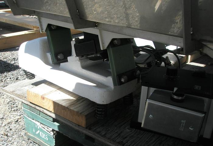 Used Feeder, Vibratory, 12" X 30", S/st, Electro-Magnet Driven, #C736616