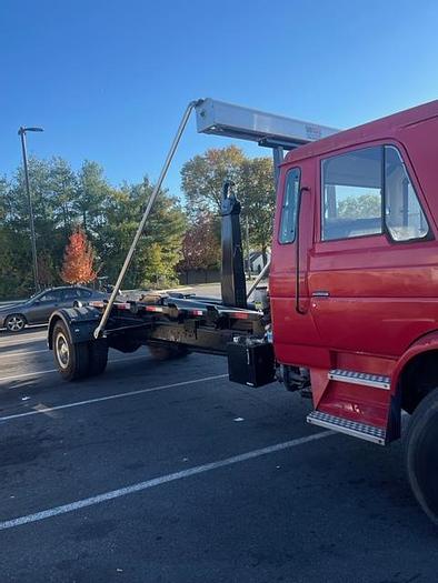 Used 1993 UD Hooklift Under CDL