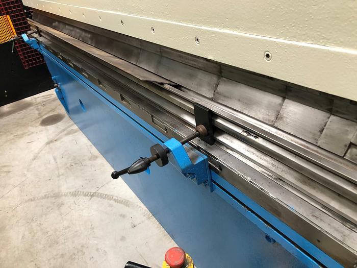 Usato PIEGATRICE  F. RIBOLDI IDRAULICA 3000 X 80 ton