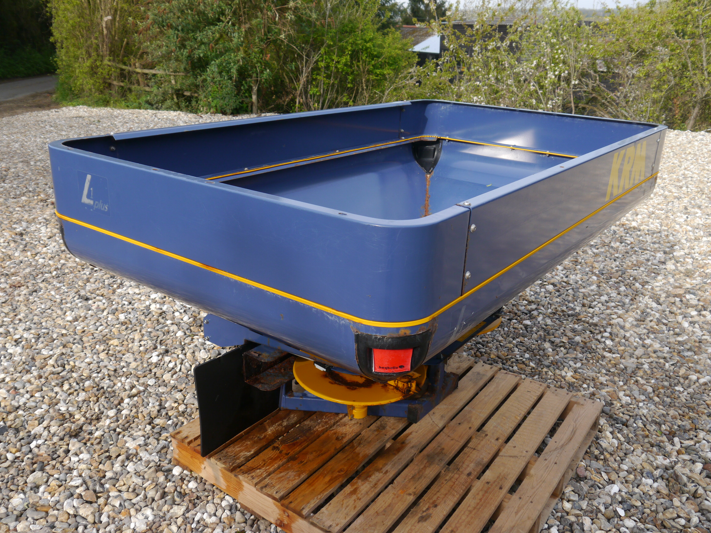 Used KRM L1 Plus Fertiliser Spreader