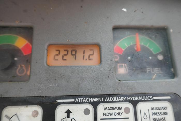 Used 2005 BOBCAT S130