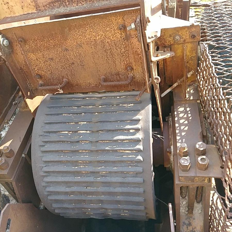 Used Pioneer 40X30 Roll Crushing Plant