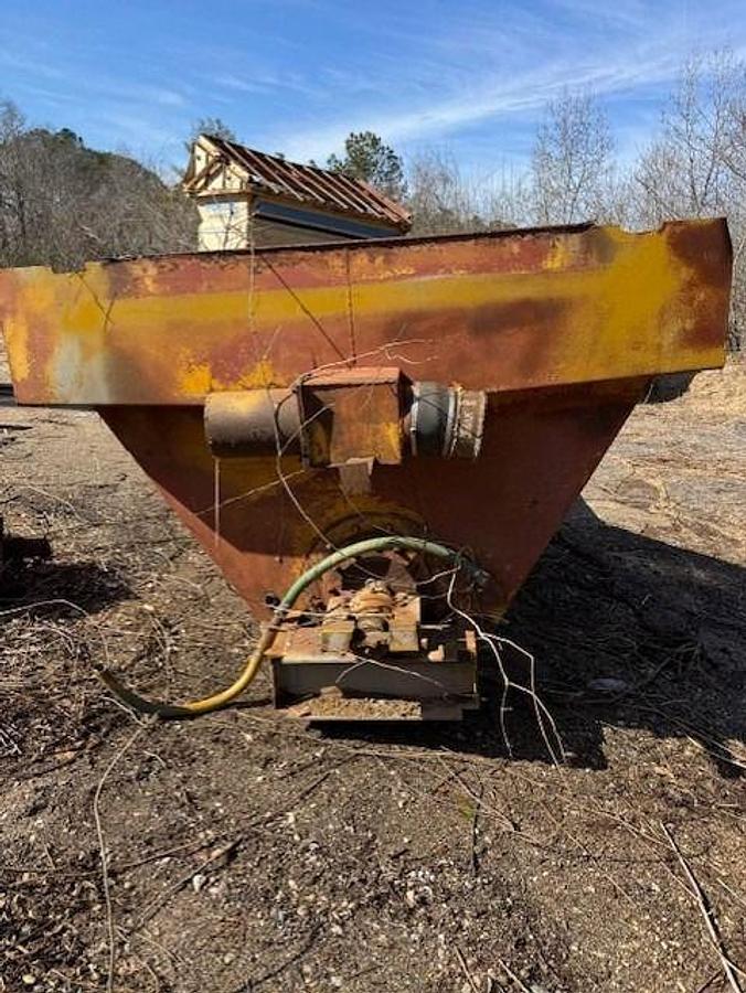 Used Cesco 36x25 Sand Screw