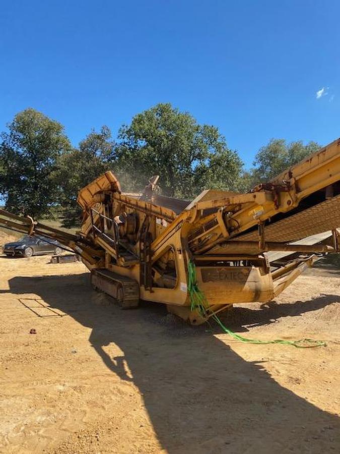 Used 2007 EXTEC Model E-7 Crawler Mounted Screening Plant, SN: 11497, with 12,400 hours, diesel engine, 5' X 16' Double Deck Incline
