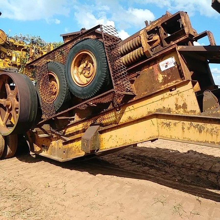 Used Pioneer 40X30 Roll Crushing Plant