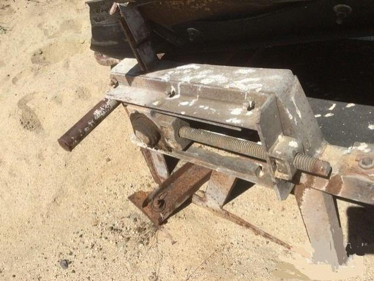 Used Peerless 24X80 Radial Stacker