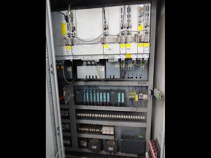 D'occasion TITAN Tour vertical CNC 3 axes avec fraisage