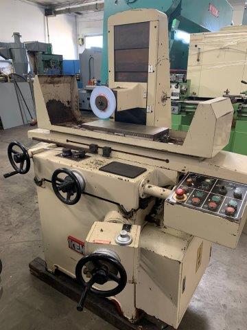 Used 8" x 18", KENT KGS-250AH, HYDRAULIC, 16 TO 67 FPM, 16" SPINDLE CENTER TO TABLE Our stock number: 5533