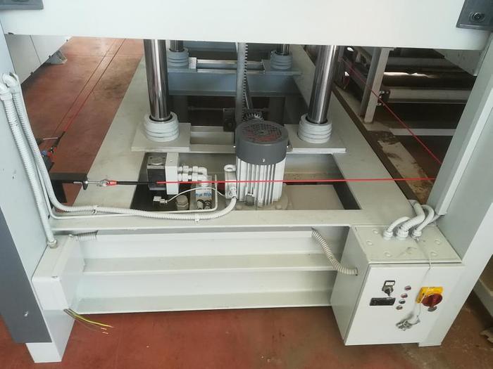 Reformado PRESSA A CALDO ITALPRESSE SCF4 3000x1300