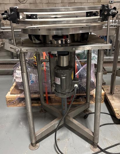 Used Used ELF 28” Stainless Steel Accumulating Table, Model 28TT