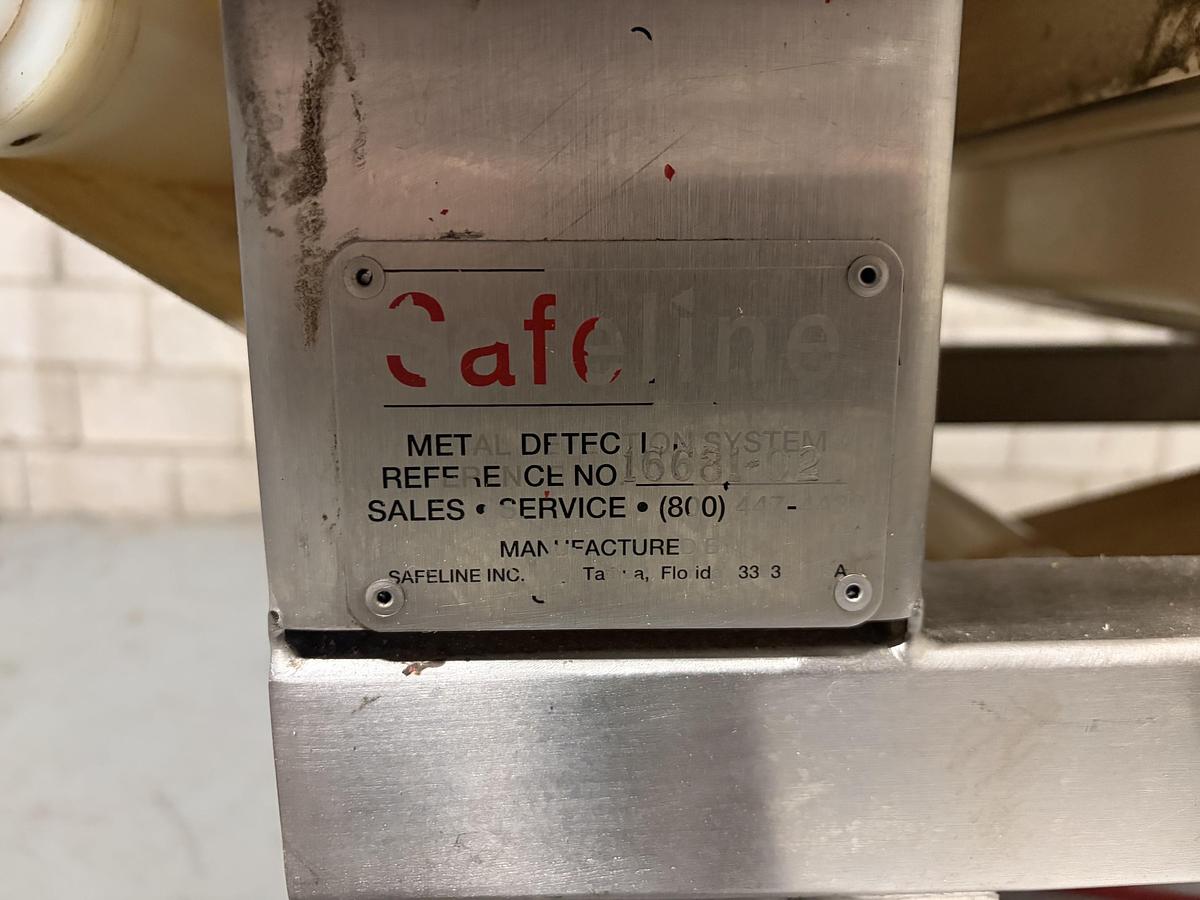 Used Used Safeline Inline Metal Detector, Model Power Phase