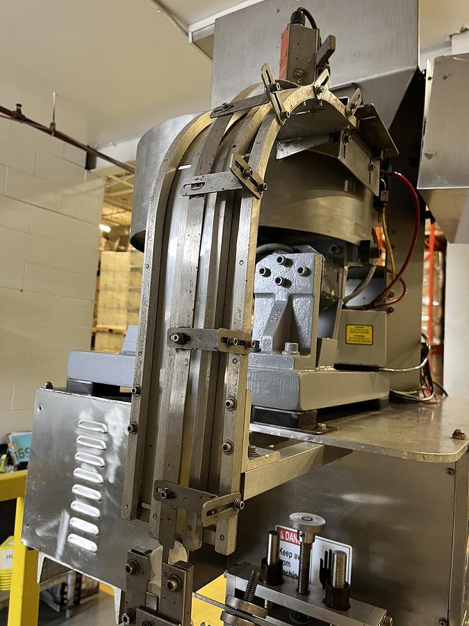 Used Used Equipment Express Automatic Inline Quill Capper