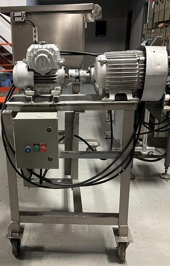 Used 1 Used (±)7-1/2 Cu Ft Stainless Steel Double Ribbon Blender