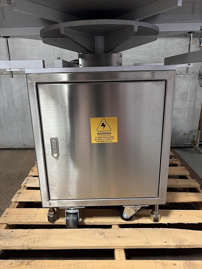 Used Used 39-1/2” Diameter Stainless Steel Accumulating Table