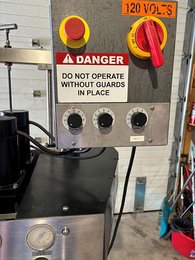 Used Used Stainless Steel Inline Cap Tightener/Retorquer