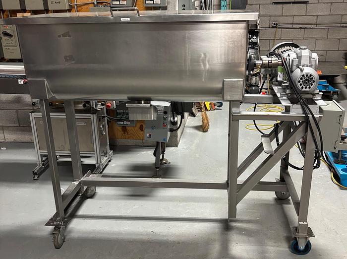 Used 1 Used (±)7-1/2 Cu Ft Stainless Steel Double Ribbon Blender