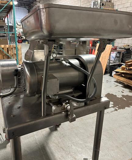 Used Used Stainless Steel Fitzpatrick DAS0-6 Fitzmill.