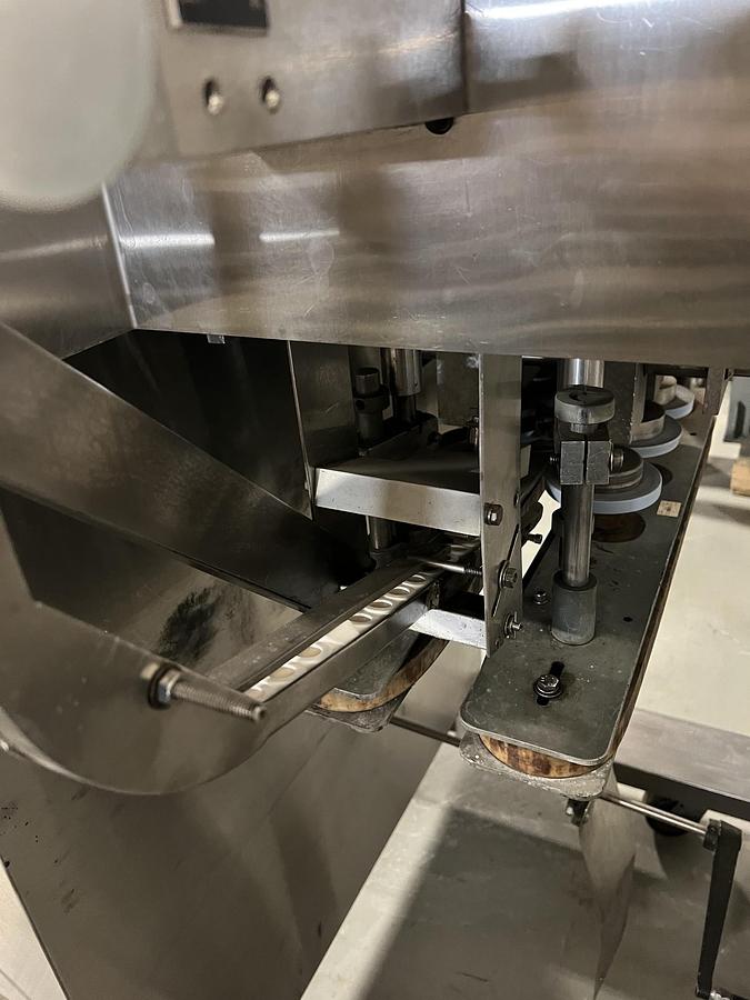 Used Used CLI – Unicap 100 Stainless Steel Inline Quill Capper