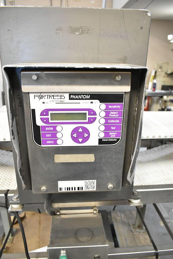 Used Used Fortress – Phantom Pass Thru Metal Detector