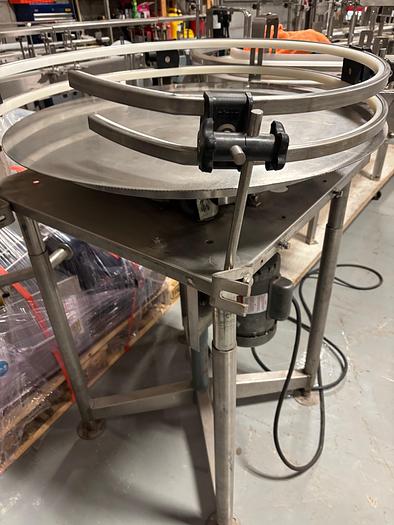 Used Used ELF 28” Stainless Steel Accumulating Table, Model 28TT