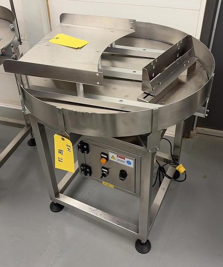 Used Used 32” Stainless Steel Feeding/Accumulating Table, Model RCT-800