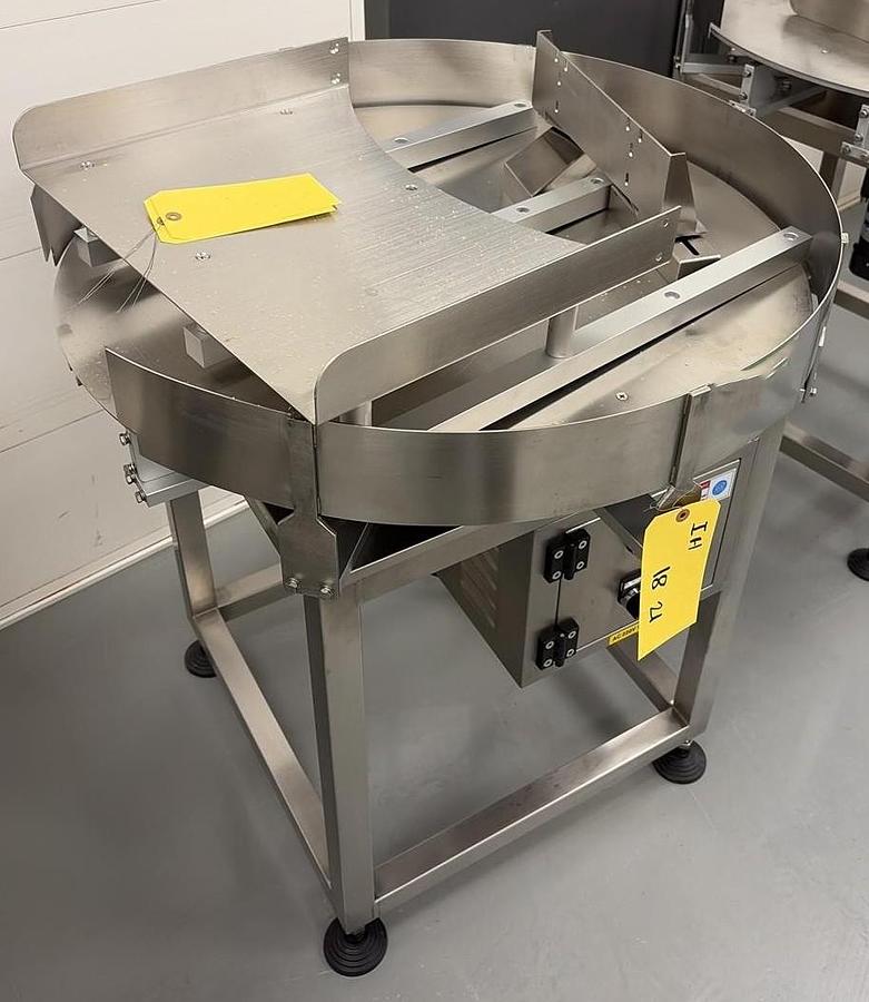 Used Used 32” Stainless Steel Feeding/Accumulating Table, Model RCT-800