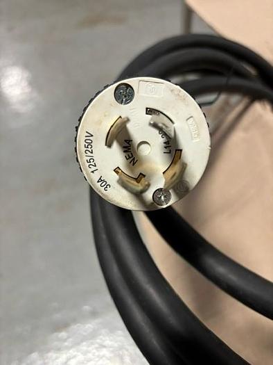 Used Used Stainless Steel Fitzpatrick DAS0-6 Fitzmill.