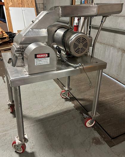Used Used Stainless Steel Fitzpatrick DAS0-6 Fitzmill.