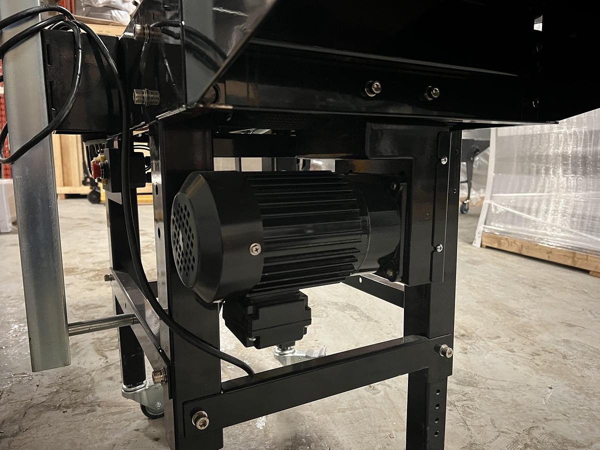 Used Used Eastey Top and Bottom Tape Sealer, Model BB-2T