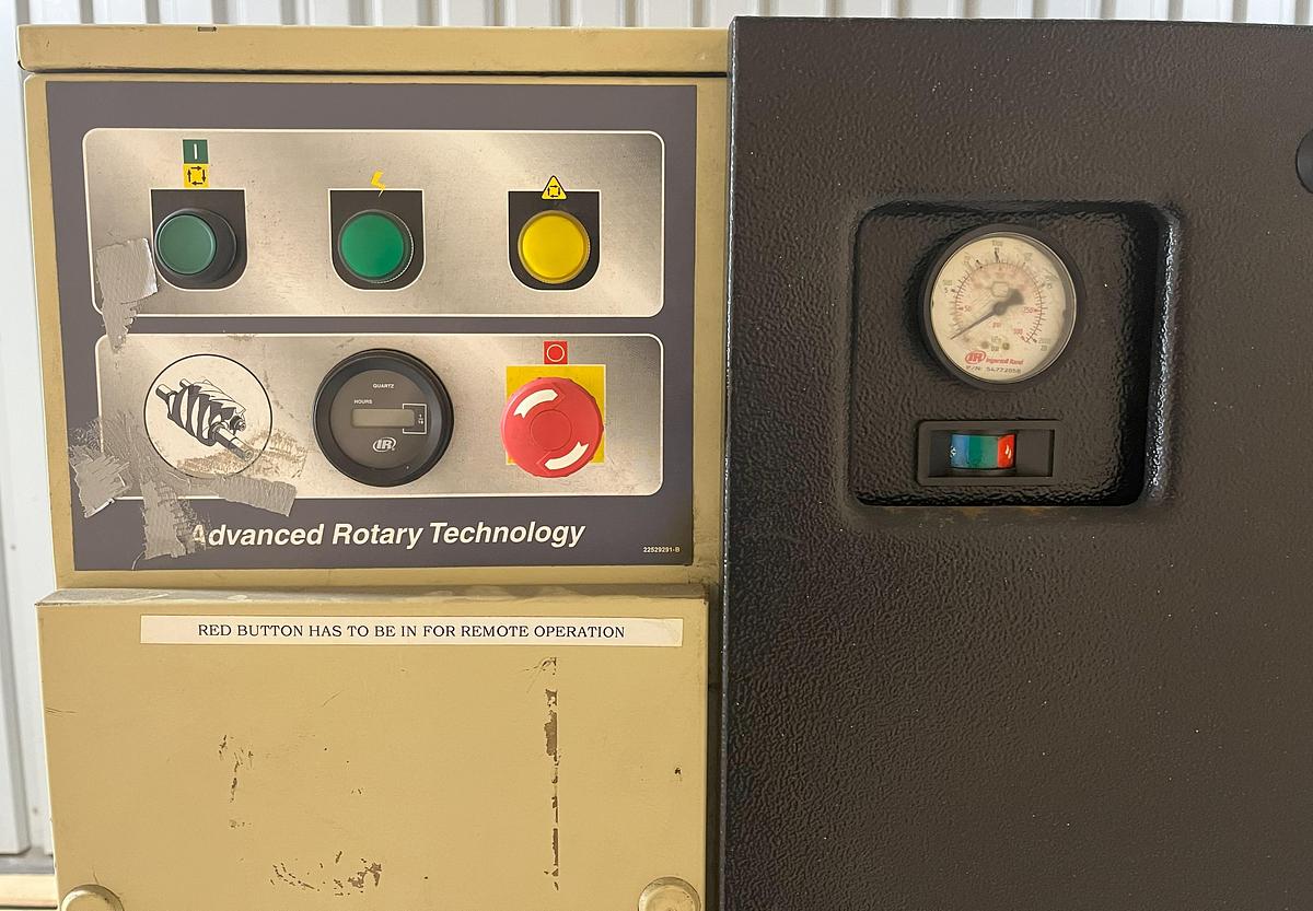Used Used Ingersoll-Rand Rotary Screw Compressor with Air Dryer, Model UP6-15CTAS-150-W