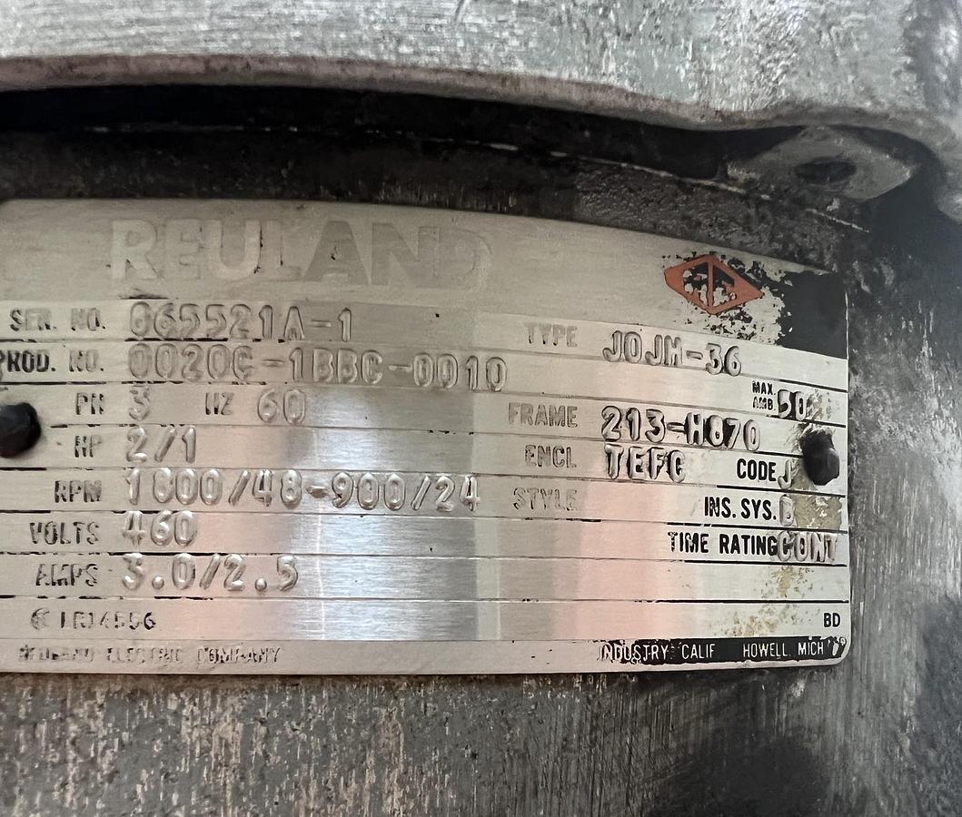 Used Used 4,300 Gallon Stainless Steel Vertical Mixing Tank