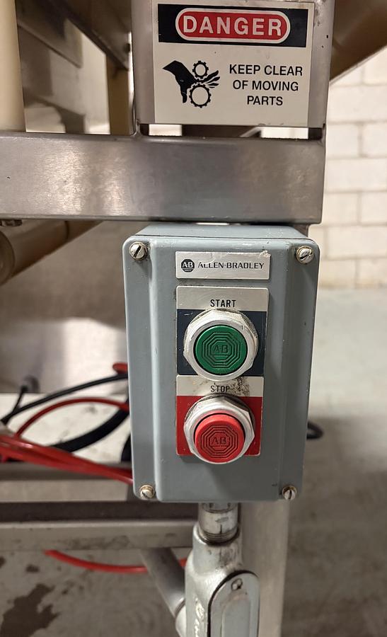 Used Used Safeline Inline Metal Detector, Model Power Phase
