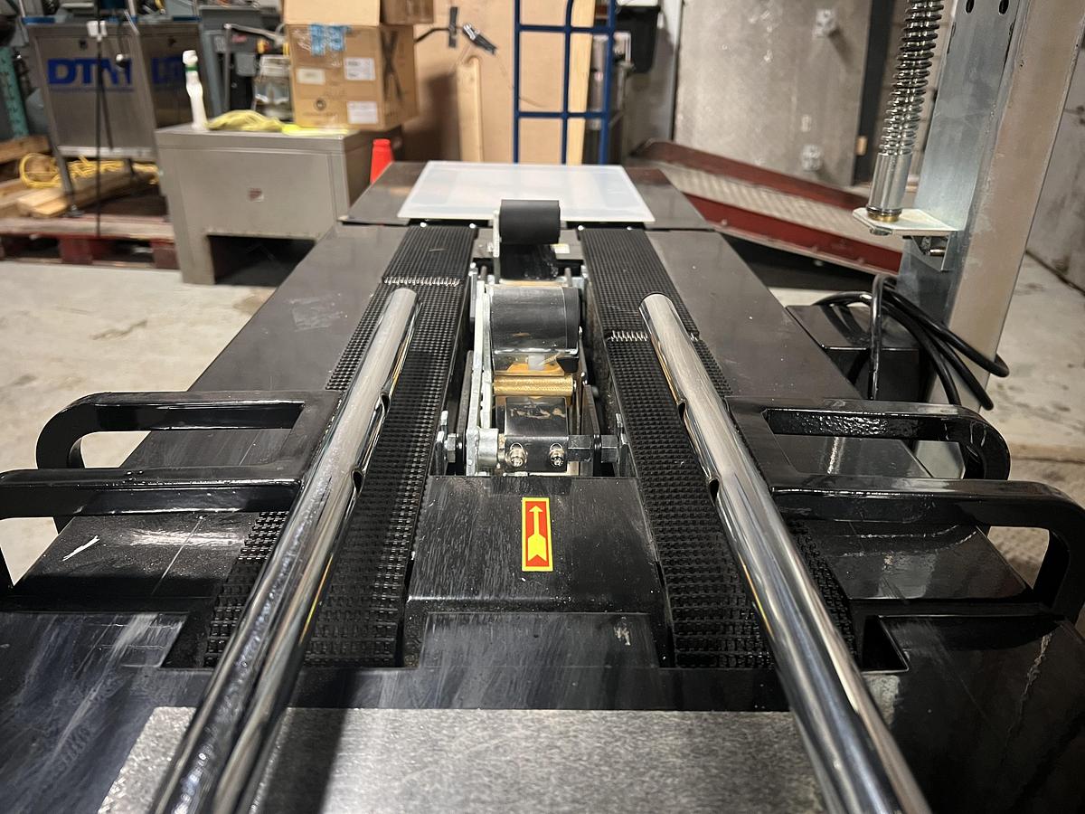 Used Used Eastey Top and Bottom Tape Sealer, Model BB-2T